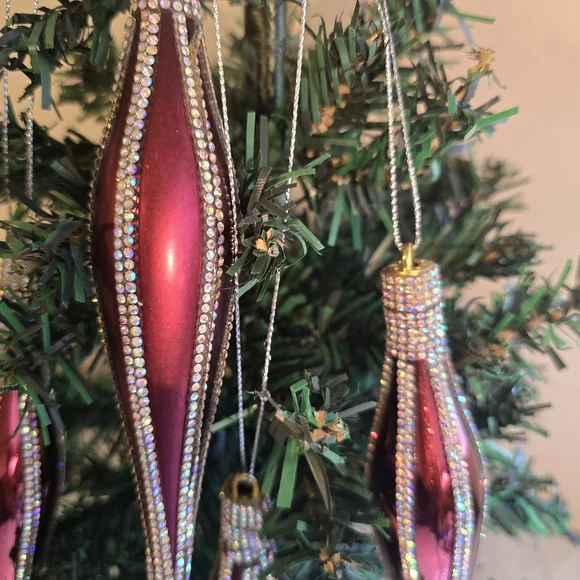 Elegant Red Holiday Ornaments New 4 Pieces 6 Inch Handmade - Picture 4 of 7